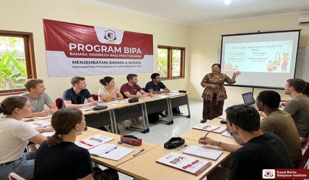 Menjembatani Bahasa dan Budaya: Program BIPA Denpasar Institute Mudahkan Mahasiswa Asing Beradaptasi di Bali